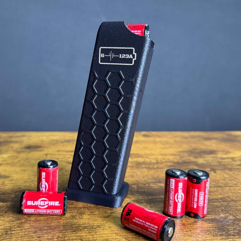 BatMag for CR123 batteries