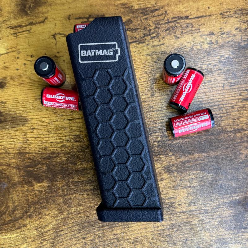 BatMag for CR123 batteries