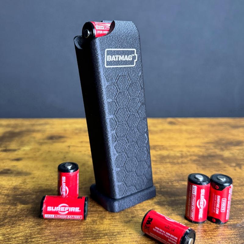 BatMag for CR123 batteries