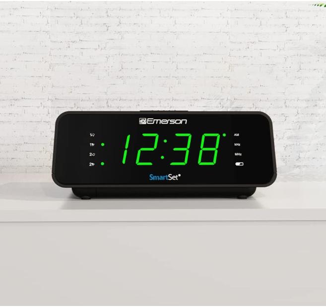 Emerson SmartSet Dual Alarm Clock Radio with AM FM Radio, Dimmer, Sleep Timer and .9