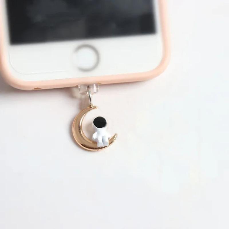 Astronaut Star & Moon Data Cable Earphone Dust Plug for Summer, Cellphone Pendant, Charger Port Dust Plug, Decorative Smartphone Charging Port Plug for iPhone, Phone Accessories for Phone Decor