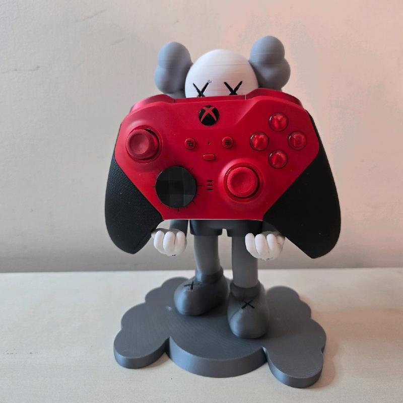 Kaws Controller Holder for Gaming Consoles and Handheld Devices Compact xbox ps5 controller Smartphone